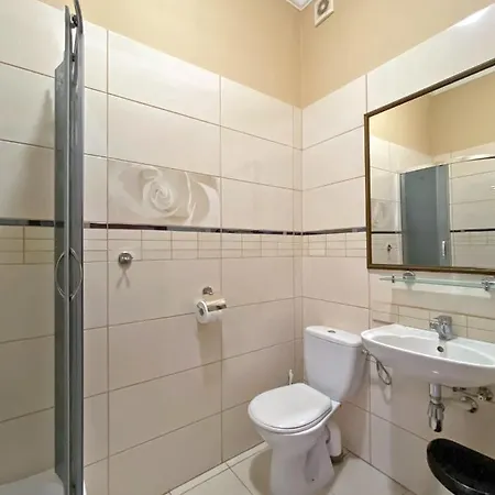 Pod Zegarem منزل للإقامة *