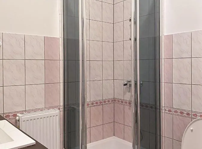 ホームステイ Pod Zegarem ウェバ