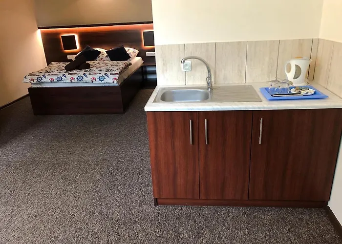 ホームステイ Pod Zegarem ウェバ