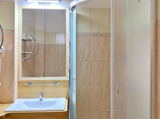 ホームステイ Pod Zegarem