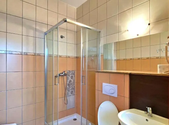 ホームステイ Pod Zegarem ウェバ