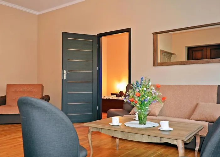 ホームステイ Pod Zegarem ウェバ