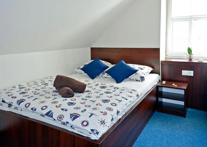 ホームステイ Pod Zegarem *