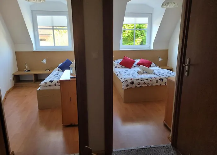 Pod Zegarem ホームステイ *