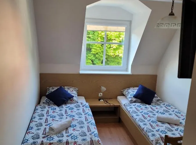 ホームステイ Pod Zegarem *