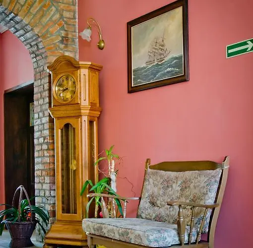 ホームステイ Pod Zegarem ウェバ