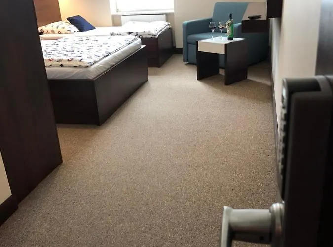 Pod Zegarem ホームステイ *